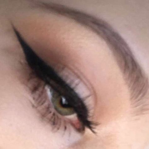 Winged eyeliner😍 Long Eyeliner Wing, Winged Eyeliner Aesthetic, Eyeliner Sharp, Long Eyeliner, Signature Makeup Look, My Signature, Winged Eyeliner, Helluva Boss, Makeup Inspo