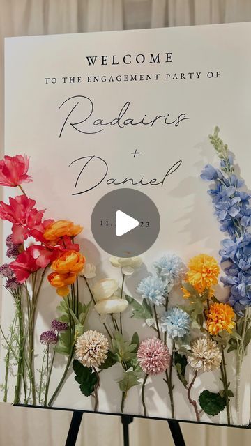 La Rada on Instagram: "An easy and affordable DIY welcome sign for your next event 😉 #diywelcomesign #diywedding #welcomesign #eventideas #engagementpartyideas" Easy Welcome Sign Diy, Diy Welcome Board, Diy Party Welcome Sign, Bridal Shower Diy Decor, Welcome Sign Wedding Diy, Diy Bridal Shower Sign, Welcome Sign With Flowers, Welcome Sign Diy, Diy Welcome Sign