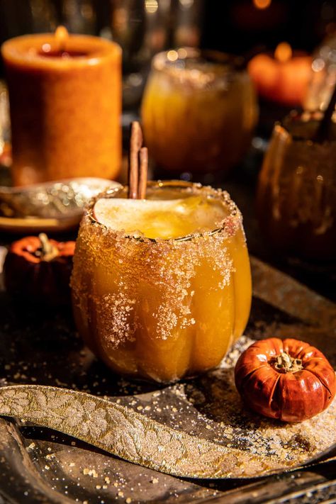 Harvest Margarita Recipe, Pumpkin Margarita, Pumpkin Cocktails, Fall Margarita, Haunted Pumpkin Patch, Thanksgiving Board, Half Baked Harvest Recipes, Pumpkin Juice, Party Cocktails