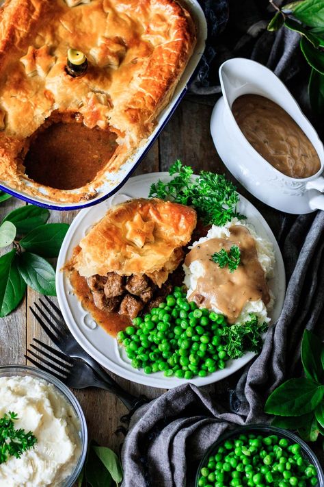 Chunky Beef Stew, Steak Pie, Scottish Dishes, Scottish Recipes, Winter Evening, Winter Dinner, Homemade Dinner, English Food, British Food