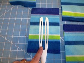 Diy Dusters, Swiffer Duster, Duster Refills, Duster Pattern, Swiffer Pads, Homemade Cleaning Supplies, Household Cleaning Tips, Diy Sewing Pattern, Cleaners Homemade