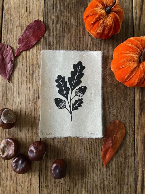 Oak Leaves Linocut, Fall Block Print, Leaf Lino Print, Acorn Linocut, Halloween Lino Print, Linocut Simple, Simple Lino Print Ideas, Linocut Leaves, Lino Print Ideas Simple