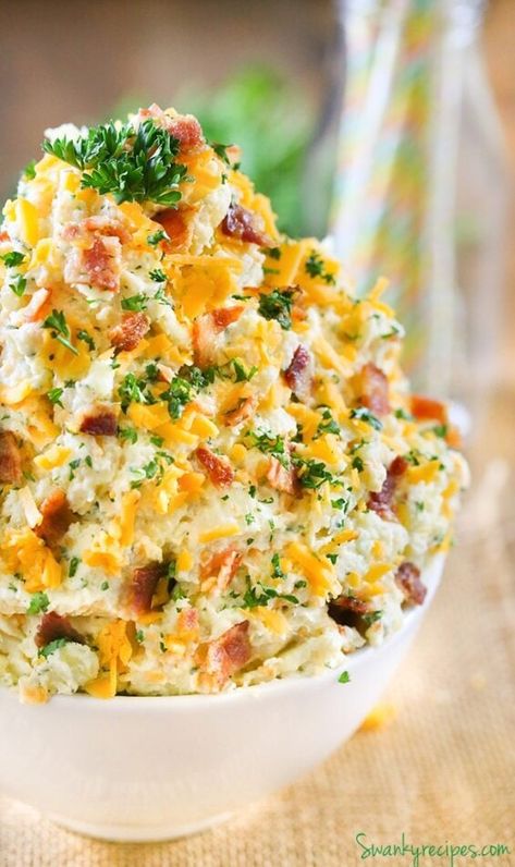 Loaded Ranch Potato Salad Ranch Potato Salad, Potato Salad Mustard, Potato Salad Dressing, Potato Salad Recipe Easy, Potato Salad With Egg, Easy Potato Salad, Creamy Potato Salad, Salad Recipes Video, Loaded Potato