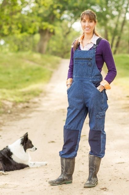 Lightweight denim overalls with knee pads, tons of pockets, and elastic straps. The perfect gardening and ranching tool, made specifically for women. Finally. Coveralls For Women, Women In Suspenders, Gardening Overalls, Overalls For Women, Farm Clothes, Gardening Outfit, Work Suits, Suit Women, Work Wear Women