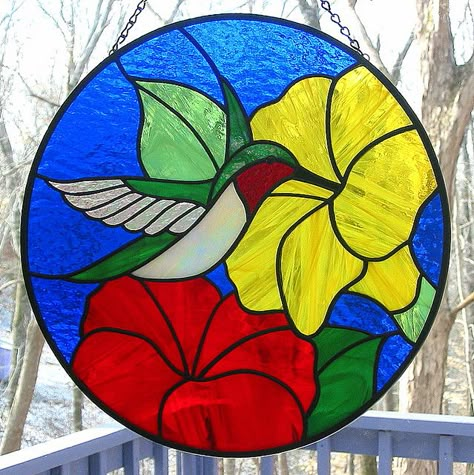 Cd Suncatchers, Stained Glass Hummingbird, Hummingbird Suncatcher, Glass Painting Patterns, Glass Hummingbird, زجاج ملون, Stained Glass Birds, Stained Glass Ornaments, Stained Glass Suncatchers