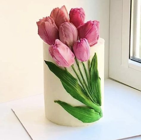 Cake With Tulips, Tulip Cake, Candy World, Cake Wrecks, Amazing Desserts, Mini Cake, Favorite Flowers, Sugar Flowers, Flower Cake