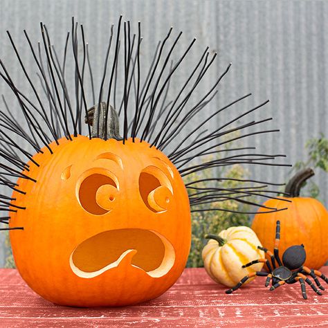 This is a great idea for turning any pumpkin into a funny scaredy pumpkin! Here is a list of more pumpkin decorating ideas that toddlers, preschoolers and kids of all ages can create! Snack Halloween, Unique Pumpkin Carving Ideas, Strašidelný Halloween, Moldes Halloween, Dekorasi Halloween, Halloween Decor Diy, Labu Halloween, Creative Pumpkin Carving, Amazing Pumpkin Carving