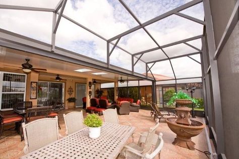 Florida Screen Rooms, Sunrooms & Pool Enclosures Orlando - Pool Screen Enclosures | US Aluminum Florida Screened Patio Ideas, Florida Lanai, Lanai Ideas, Florida Home Decorating, Pool Screen Enclosure, Aluminum Pool, Pool Screen, Endless Pools, Screened Patio