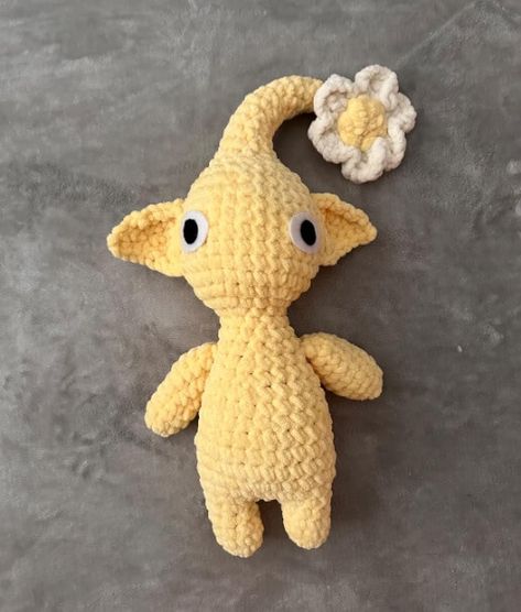 Crochet Pikmin Pattern Free, Korok Crochet Pattern Free, Pikmin Crochet Pattern Free, Pikmin Crochet, Crochet Christmas Trees Pattern, Dog Sweater Crochet Pattern, Crochet Christmas Wreath, Crochet Leaf Patterns, Crochet Snowflake Pattern