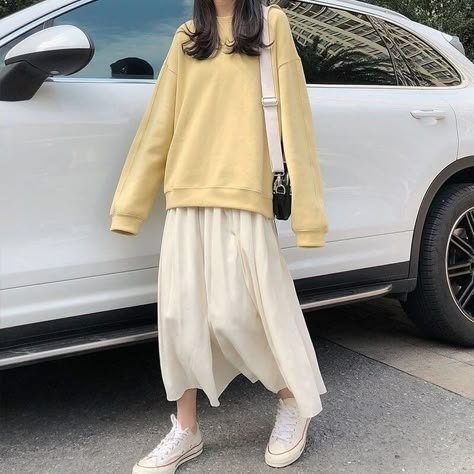 Long Skirt Outfits Korean, Long Skirt Fashion, Plain Sweatshirt, Long Skirt Outfits, Korean Casual Outfits, Korean Girl Fashion, Hijabi Fashion, Fashion Attire, Modest Fashion Outfits