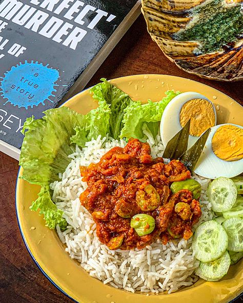 It is safe to say that Sambal Petai is truly something all Malaysian can relate to and unite with. Nasi Lemak Sambal, Sambal Belacan, Nasi Lemak, Food Poster, Cobb Salad, Salad, Canning