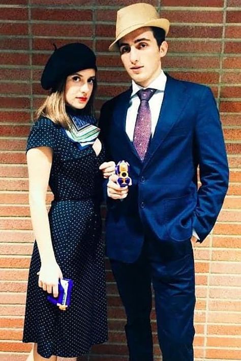 42 Halloween Costumes For Extremely Cute Couples | YourTango Bonnie And Clyde Costume, Bonnie And Clyde Halloween Costume, Bonnie And Clyde, Villain Costumes, Tv Show Couples, Vintage Halloween Costume, Hallowen Costume, Bonnie N Clyde, Halloween Costumes For Couples