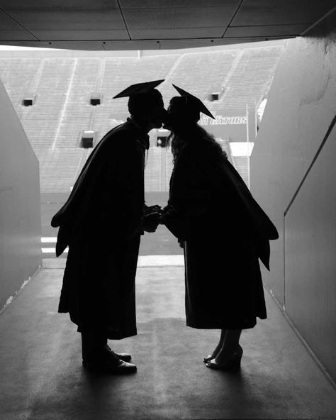 Couple Graduation Pictures Black, Convocation Couple Photography, University Couple, College Love, Couples Graduation Pictures College, Couple Graduation, Graduation Couple, Couples Graduation Pictures, Couple Graduation Pictures College