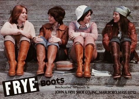 Frye Boots Outfit, Vintage Fashion 70s, Frye Melissa Boots, Brown Boots Outfit, Frye Campus Boots, Knee Boots Outfit, Decades Of Fashion, Fashion 70s, Equestrian Boots