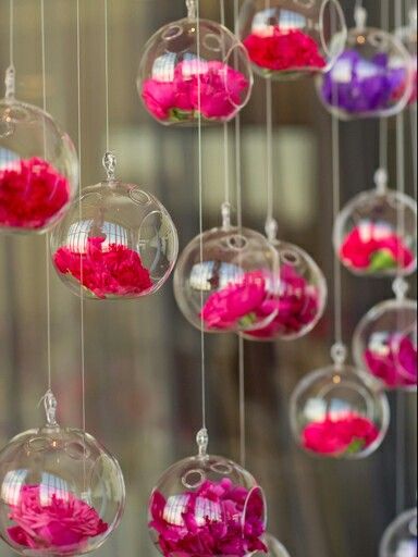 Back drop idea Candle Holders Glass, Hanging Centerpiece, Vases Wedding, Bubble Candle, Glass Orb, Hanging Candles, Glass Balls, Hanging Flowers, Deco Floral