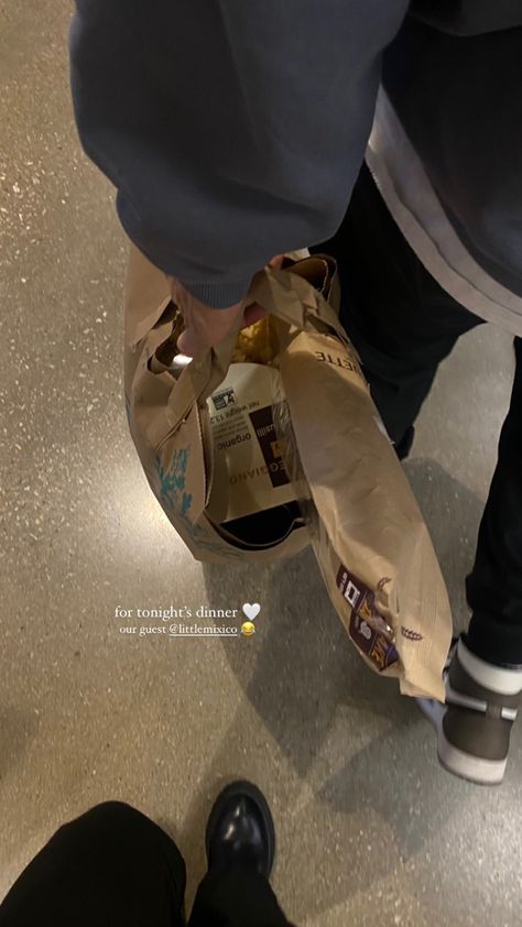 Couples Grocery Shopping, Man Grocery Shopping Aesthetic, Grocery Shopping With Boyfriend, Grocery Shopping Captions Instagram, Grocery Shopping Aesthetic Couple, Delivery Aesthetic, Aesthetic Grocery Shopping, Groceries Aesthetic, Grocery Aesthetic