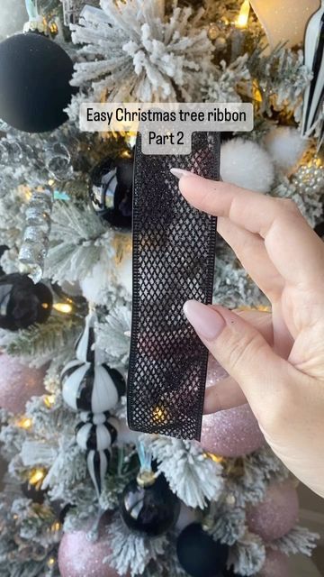 Black Ribbon On Christmas Tree, Black Ribbon Christmas Tree, Tree Ribbon Tutorial, Ribbon On Tree, Christmas Tree Ribbon Tutorial, Christmas Tree Styling, Ribbon Tutorial, Christmas Tree Ribbon, Ideas Christmas Tree