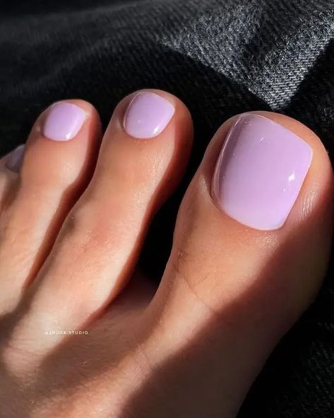 Summer Toe Nail Designs 2024: 22 Stunning Trends for Sunny Days Pedicure Colors For Fair Skin, Dark Teal Pedicure, Pedicure Ideas Gel, Pedicure Colors For Pale Skin, Spring Toenail Colors 2024, Spring Toenail Colors, Pedicure Colors, Gel Toe Nails, Idee Cricut