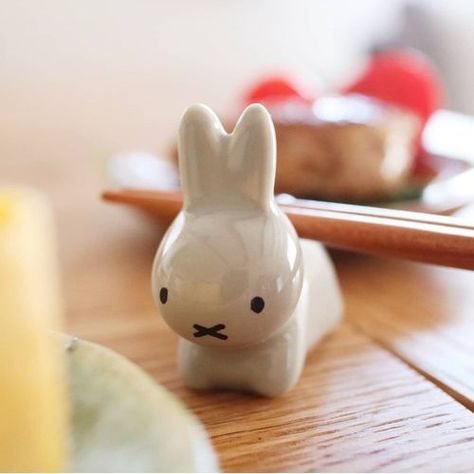 Cute Chopstick Holders, Air Dry Clay Chopsticks Rest, Diy Chopstick Holder, Chopstick Holder Clay, Chopstick Holder Ceramics, Clay Chopstick Rest, Clay Chopstick Holder, Ceramic Chopstick Holder, Chopstick Holders