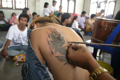 Sank Yant Tattoo, Sank Yant, Magical Tattoos, Muay Thai Tattoo, Buddhist Tattoo, Thailand Tattoo, Bamboo Tattoo, Tattoo Symbols, Sak Yant Tattoo