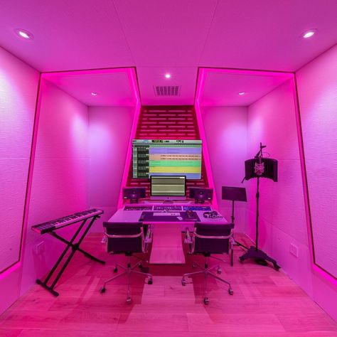 #pink #recording #mixing #daw #protools #avid #iamavid Home Recording Studio Aesthetic, Music Recording Studio Aesthetic, Music Studio Room Aesthetic, Studio Room Decor, Recording Studio Aesthetic, Music Studio Aesthetic, Home Recording Studio Setup, Recording Studio Setup, Studio Aesthetic