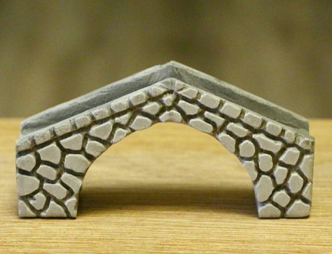 Miniature Bridge Diy, Clay Bridge, Miniature Bridge, Glazing Inspiration, Fairy Garden Bridge, Fairy Things, Village Ideas, Miniatures Diy, Slab Ceramics