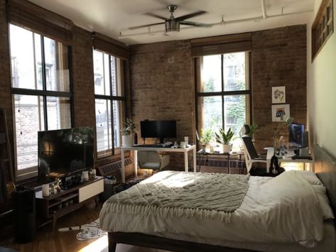 Bedroom In New York, New York Apartment Aesthetic, New York Studio Apartment, Appartement New York, New York Bedroom, City Bedroom, Nyc Loft, Boston Apartment, New York Loft