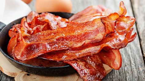 20 Bacon Mistakes and How to Avoid Them | Eat This Not That Airfryer Recept, High Cholesterol Foods, Cholesterol Foods, Bacon In The Oven, Pork Bacon, Cooking Bacon, Breakfast Choices, Bacon Grease, Processed Meat