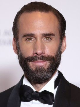 Joseph Alberic Iscariot Twisleton-Wykeham-Fiennes is an English film and stage actor. He is perhaps best known for his portrayals of William Shakespeare in Sh English Film, Joseph Fiennes, Stage Actor, Hollywood Actor, William Shakespeare, Just Smile, Hollywood, Historical Figures, Actors