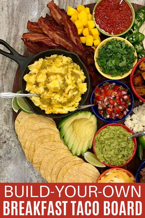 Breakfast Taco Bar, Taco Bar Ideas, Taco Board, Burrito Bar, Board Breakfast, Mexican Brunch, Breakfast Tacos Recipe, Short Pixie Hairstyles, Pork Breakfast Sausage