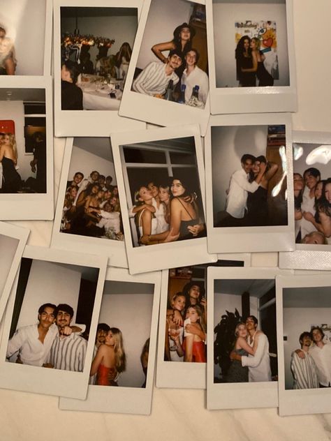 Aesthetic Polaroids, Squad Pictures, Friends Cute, Instax Photos, Christian Yu, Friends Moments, Best Friends Aesthetic, Polaroid Pictures, Bestie Goals