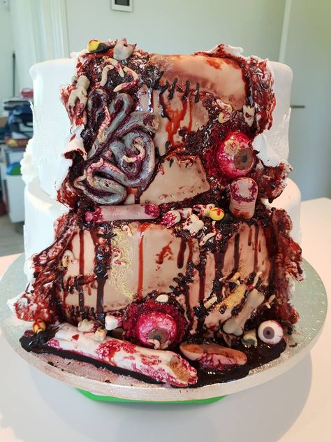 Spooky Cake Ideas, Creepy Desserts, Start A Bakery, Creepy Cakes, 14th Birthday Ideas, Horror Cake, Zombie Wedding, Creepy Halloween Food, Spooky Cake