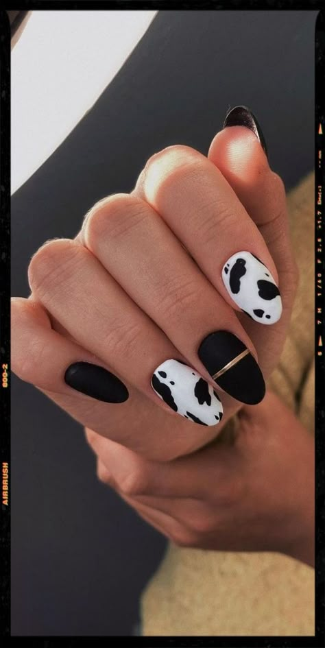 Nails Designs For Winter, Short Almond Nails Designs, Country Acrylic Nails, Rodeo Nails, Nails Edgy, Cowboy Nails, Western Nails, Almond Acrylic, Country Nails