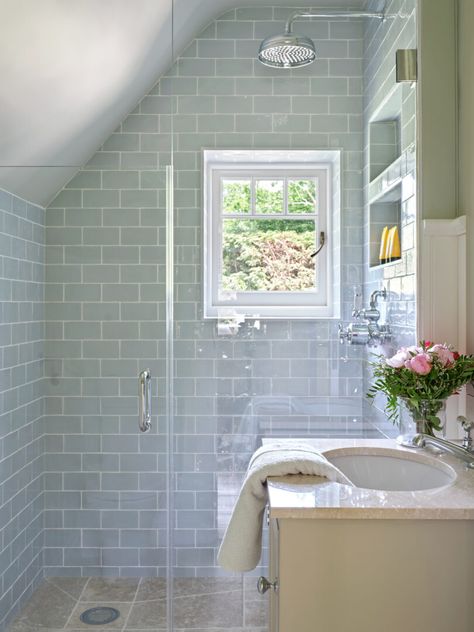 SURREY HOUSE | LISETTE VOÛTE Slanted Ceiling Bathroom, Surrey House, Cottage Bath, Cute Bathroom, Shower Tile Ideas, Cozy Bathroom, Slanted Ceiling, Best Bathroom Designs, Shower Niche