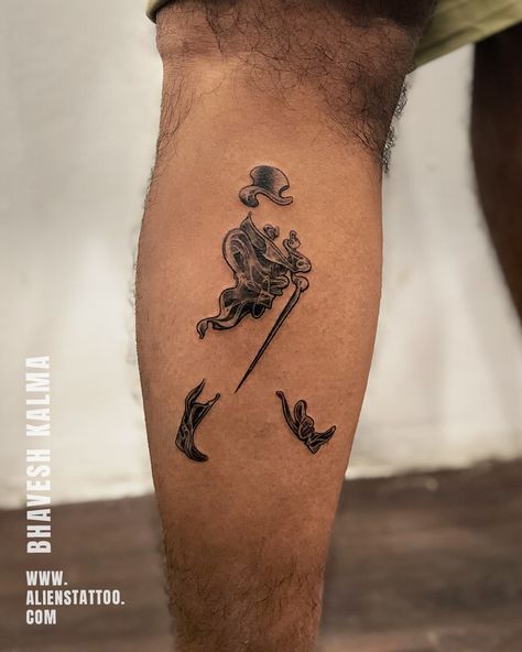 "𝐊𝐞𝐞𝐩 𝐖𝐚𝐥𝐤𝐢𝐧𝐠" Johnnie Walker Tattoo by Bhavesh kalma (@bhaveshkalma ) at Aliens tattoo, pune. ( @alienstattoopune ) . . . . . . . . . . . . . #johnniewalker #whisky #jackdaniels #redlabel #jualmiras #bhaveshkalma  #pune #alienstattoo #inspiring #motivation #tattoos #inked  #johnniewalkerblacklabel #tattooartist #whiskey #tattooidea Johnny Walker Tattoo, Keep Walking Tattoo, Whisky Tattoo, Motivation Tattoos, Aliens Tattoo, Johnnie Walker Black Label, Alien Tattoo, Keep Walking, Leg Sleeve