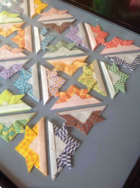 Create Art With Me!: Make a quilt in an evening--A PAPER ORIGAMI quilt ... Paper Patchwork Art, Origami Folds, Origami Quilt, Paper Quilting, Quilt Cards, Origami Paper Folding, Origami Star Box, Origami For Beginners, Fabric Origami