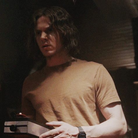 Brown Haired Kai Anderson, Kai Anderson Brown Hair, Kai Anderson Buzzcut, Kai Anderson Gif, Kai Anderson, Header Wallpaper, Ahs Cult, Evan Thomas, American Horror Story Seasons