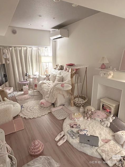 Dream Bedroom Inspiration, Coquette Room, Apartment Goals, Dream Apartment Decor, Cute Bedroom Ideas, My Aesthetic, Room Redesign, Study Room Decor, Girly Room