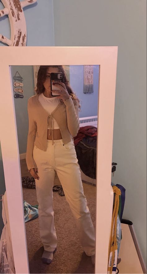 white crop with off white long pants and beige longsleeve Loose Pants, White Crop, Long Pants, Long Sleeve Top, Pants Set, Two Piece Pant Set, Long Sleeve Tops, Sleeve Top, Tights