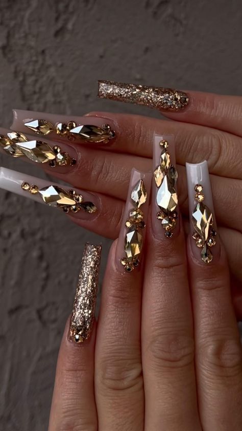 Many people may think of beauty accessories as being makeup and hair styles; however nail art accessories can be added to this list as well for complementing your whole look with some added sparkle and style to your hands. Gold Rhinestone Nails, Drippy Nails, How To Get Healthy, Wedding Acrylic Nails, Hand Decor, Calcium Deficiency, Gold Acrylic Nails, Nail Jewels, Beige Nails