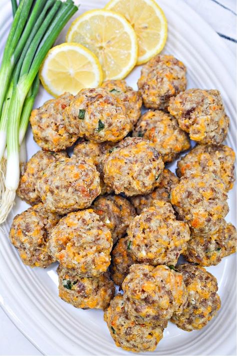 Keto Crack Sausage Balls - The Perfect Keto Appetizer or Snack! Cottage Cheese Chicken, Keto Cottage Cheese, Keto Dough, Keto Apps, Breakfast Finger Foods, Keto Finger Foods, Chicken Food Recipes, Keto Favorites, Seasoned Crackers