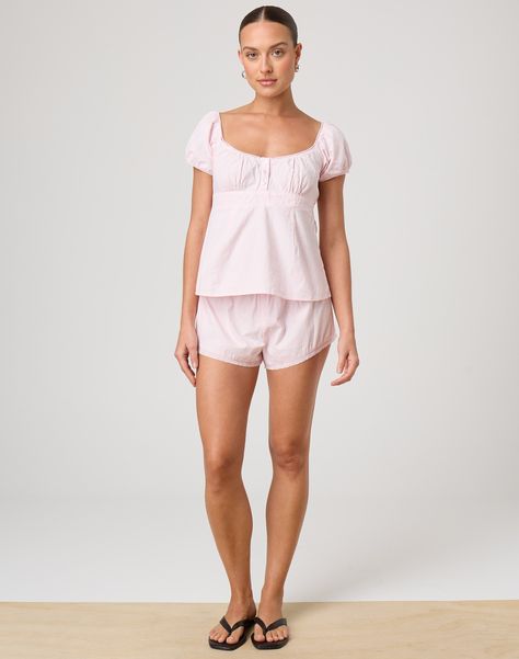 The sweetest shorts for lounging around! These mini shorts feature a lace trim and are in a subtle stripe material. Lazy Summer Outfit Casual, Brookie Yancey, Fair Fits, Italian Summer Style, Summer Matching Sets, Short Pjs, Senior Portrait Outfits, Rome Outfits, Pink Pjs