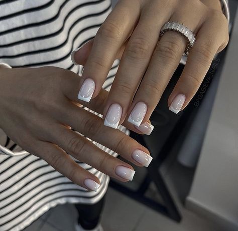 Manicure Gel, Minimalist Nails, Fabulous Nails, Fancy Nails, Chic Nails, French Tip Nails, Chrome Nails, Square Nails, Wedding Nails