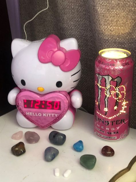 Hello Kitty Monster Can Light, Hello Kitty Monster Energy, Hello Kitty Clock, Hello Kitty High, Pink Monster, Monster Crafts, Stash Jars, Wallpaper Dekstop, Aesthetic Desktop Wallpaper