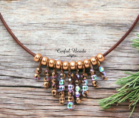 Fringe Beaded Necklace, Diy Boho Necklace Ideas, Cord Necklace Ideas, Boho Necklace Diy, Bead Jewelry Ideas, Diy Beaded Necklace, Diy Necklace Designs, Boho Leather Jewelry, Boho Leather Necklace