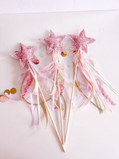 Sparkly Star Wand / Pink Glitter Play Wand / Fairy Wand / Toy Wand / Flower Girl Wand - Etsy Felt Wands Diy, Star Wand Diy, Fairy Wands Diy, Diy Fairy Wand, Fairy Flower Girl, Flower Girl Wand, Princess Wands, Star Wand, Enchanted Forest Wedding