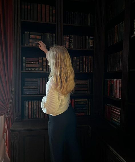 dark academia, old library, book aesthetic, white cardigan, old books, blonde hair aesthetic, library outfit, dark academia Dark Academia Aesthetic Girls, Academia Aesthetic Girl, Dark Academia Girl, Mila Mikhailov, Academia Library, Dark Academia Library, Chica Dark, Blonde Aesthetic, Dark Academia Outfit