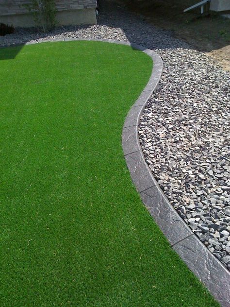 Artificial Turf Border Ideas, Backyard Astroturf Ideas, Artificial Turf Edging Ideas, Turf Border Ideas, Turf Edging Ideas, Poolside Planters, Garden Edging Ideas Cheap, Garden Edging Stones, Turf Backyard