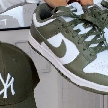 Zi🌿| Fashion on Instagram: "Olive tones>> 🍃🫒🍸" Nike Dunk Low Medium Olive, Pretty Sneakers, Nike Shoes Air Force, Trendy Shoes Sneakers, Nike Shoes Girls, Nike Fashion Shoes, Pretty Shoes Sneakers, All Nike Shoes, Nike Shoes Jordans