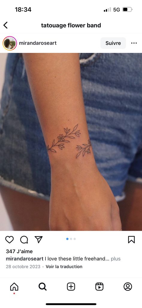 Wrist Flower Tattoo Bracelet, Ditsy Tattoo Ideas, Tiny Flower Wrist Tattoo, Flower Tattoo Around Wrist, Dainty Flower Wrist Tattoos, Flower Wrap Around Tattoo Stencil, Dainty Flower Bracelet Tattoo, Bracelet Tattoo Flower, Feminine Bracelet Tattoo